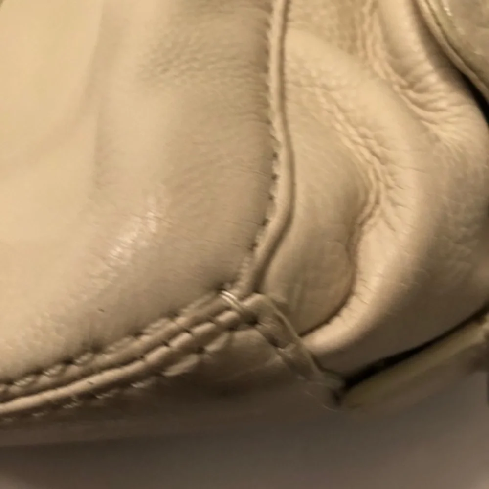 Michael kors cream pebbled leather hobo bag